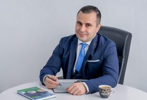 Filosofia lui Dragoș Macarin: The Money Advisor își asumă responsabilitatea și după acordarea creditului